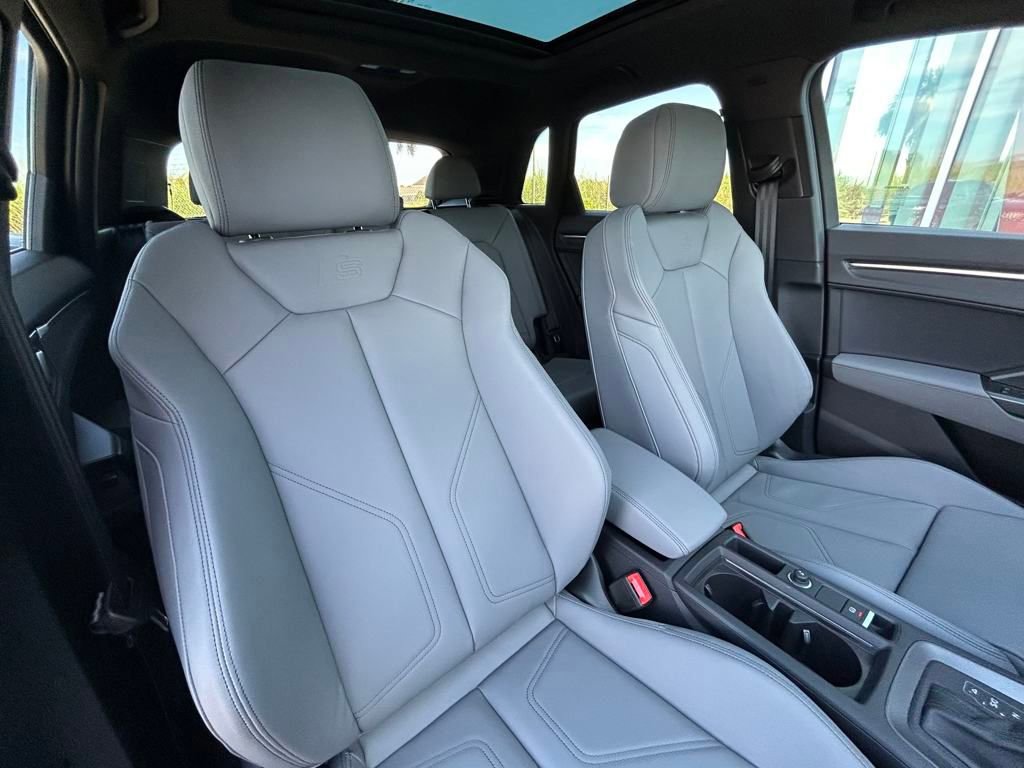 New 2025 Audi Q3 2.0T Premium image 39