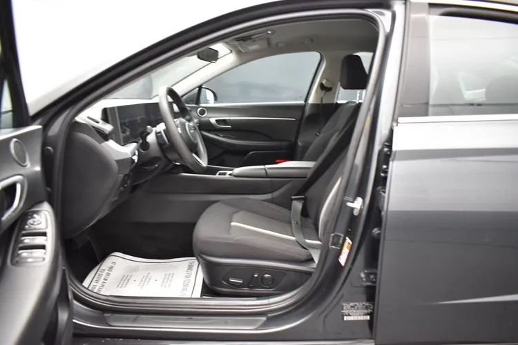 Used 2024 Hyundai Sonata SEL FWD image 14