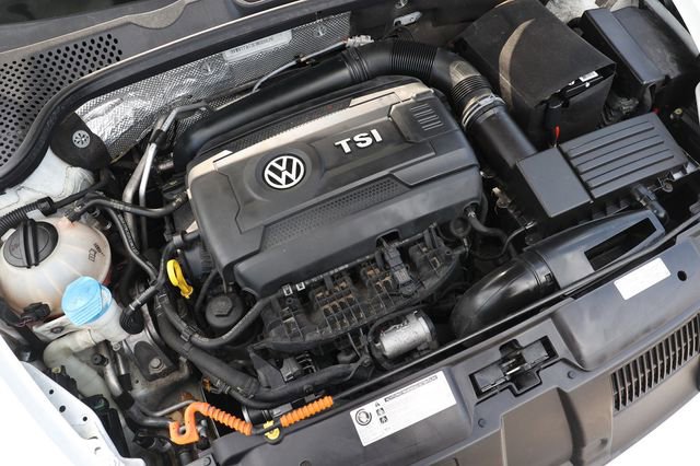 Used 2014 Volkswagen Beetle R-Line FWD image 44