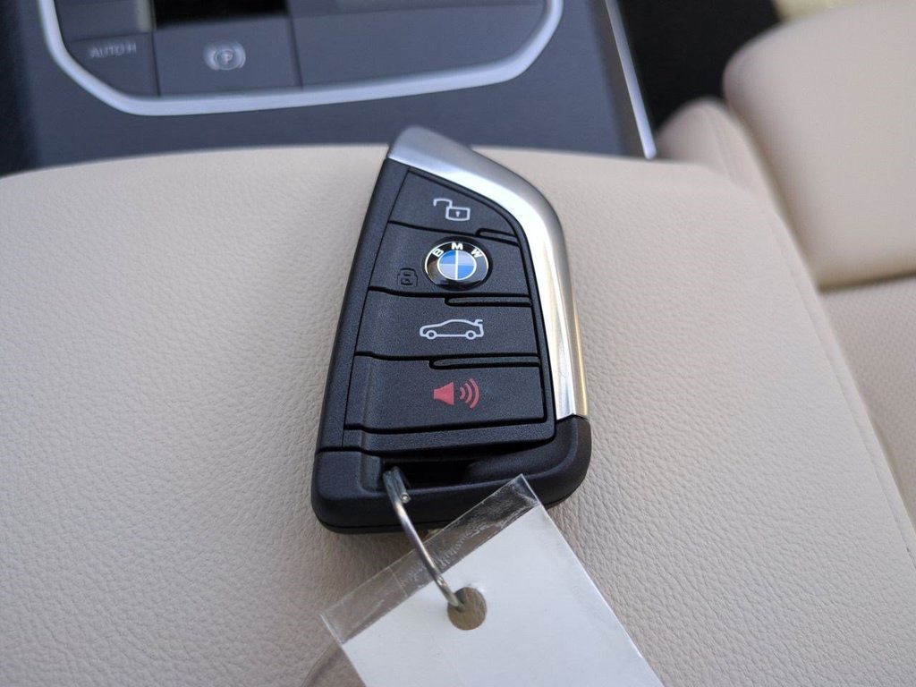 New 2026 BMW 330i Sedan w/ Convenience Package RWD image 29