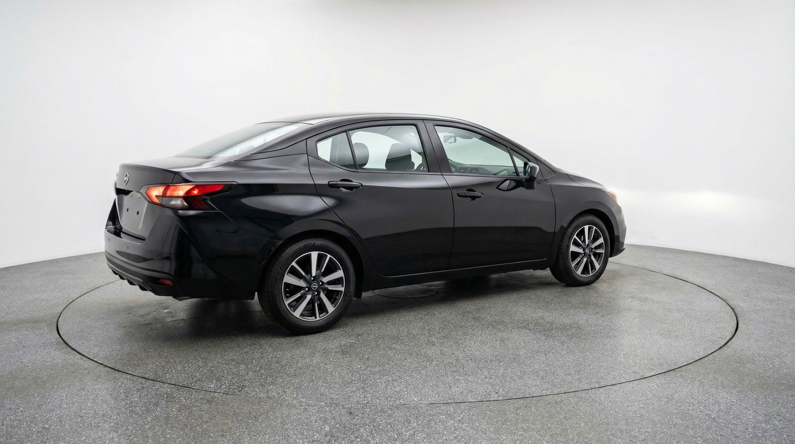 Used 2025 Nissan Versa SV FWD image 9