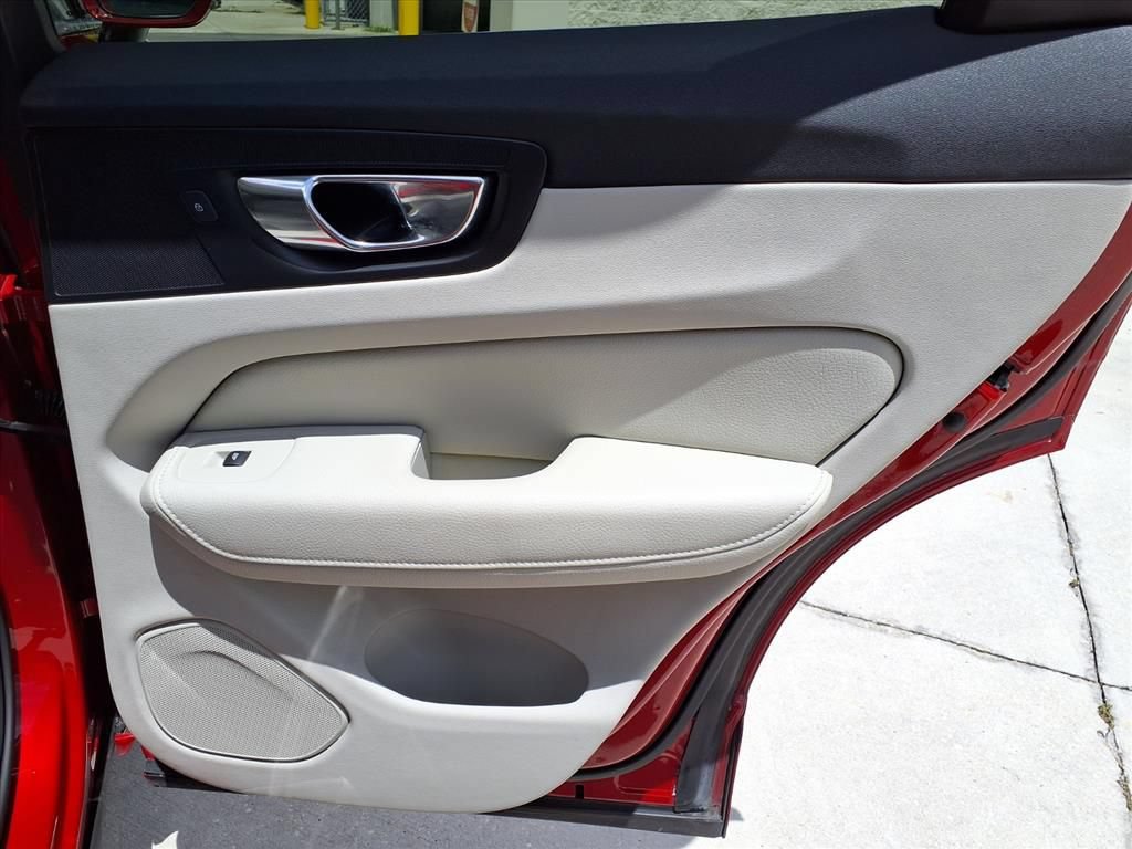 Used 2020 Volvo XC60 T5 Inscription w/ Protection Package Premier FWD image 12