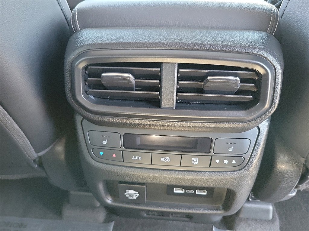 Used 2023 Honda Pilot Elite image 19
