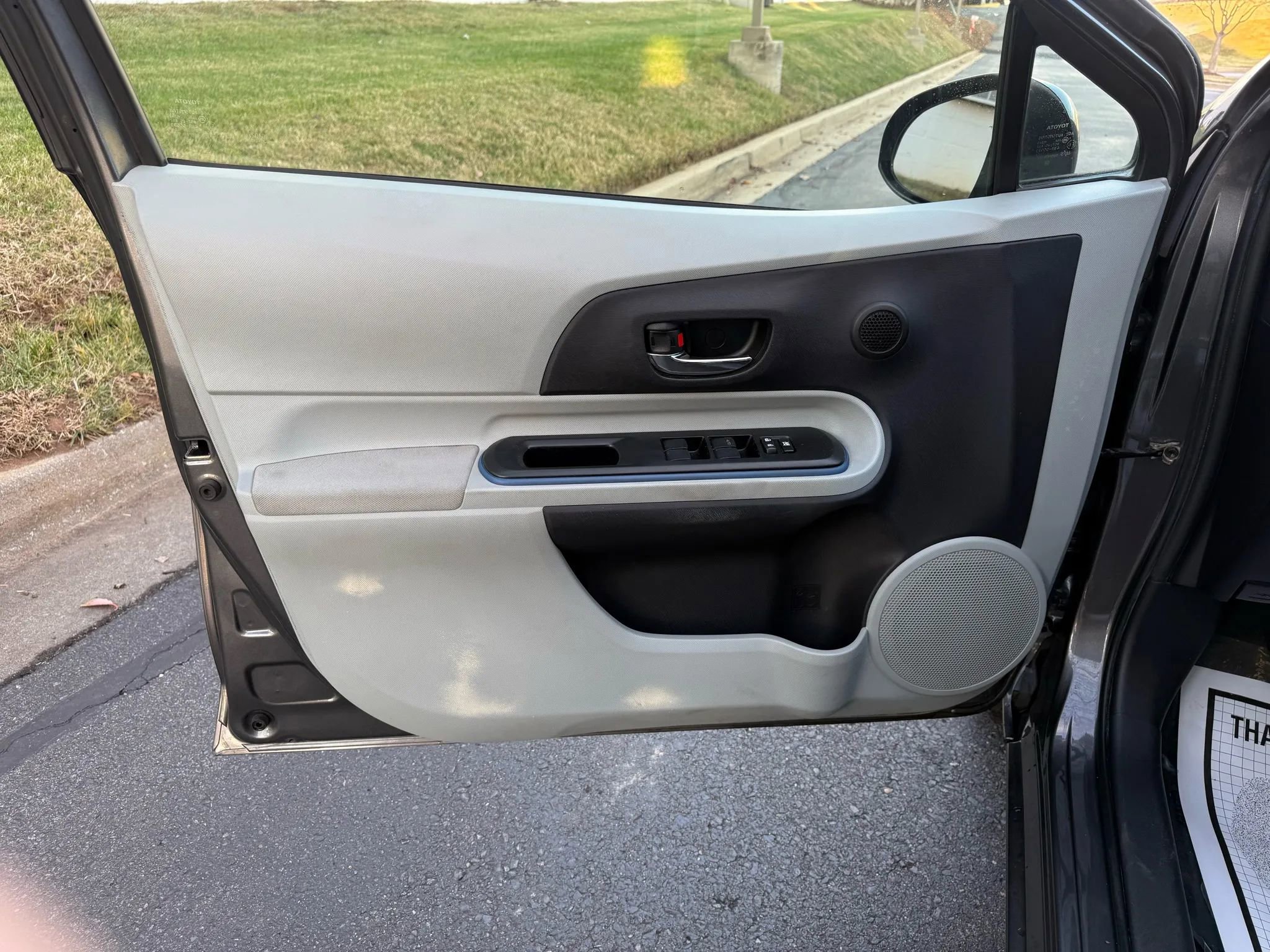 Used 2012 Toyota Prius C One image 13