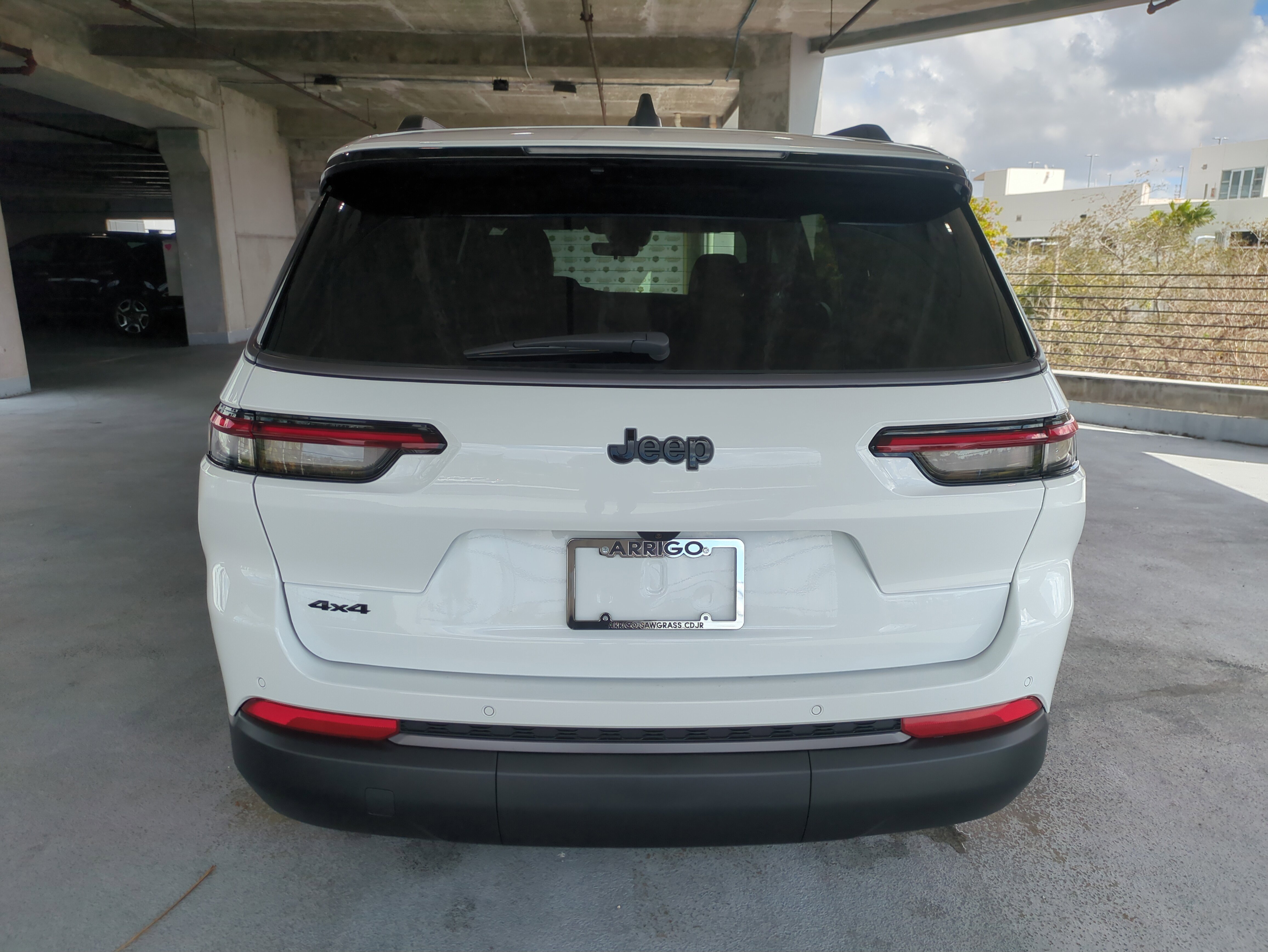 New 2026 Jeep Grand Cherokee L Limited w/ Limited Altitude Package AWD/4WD image 6