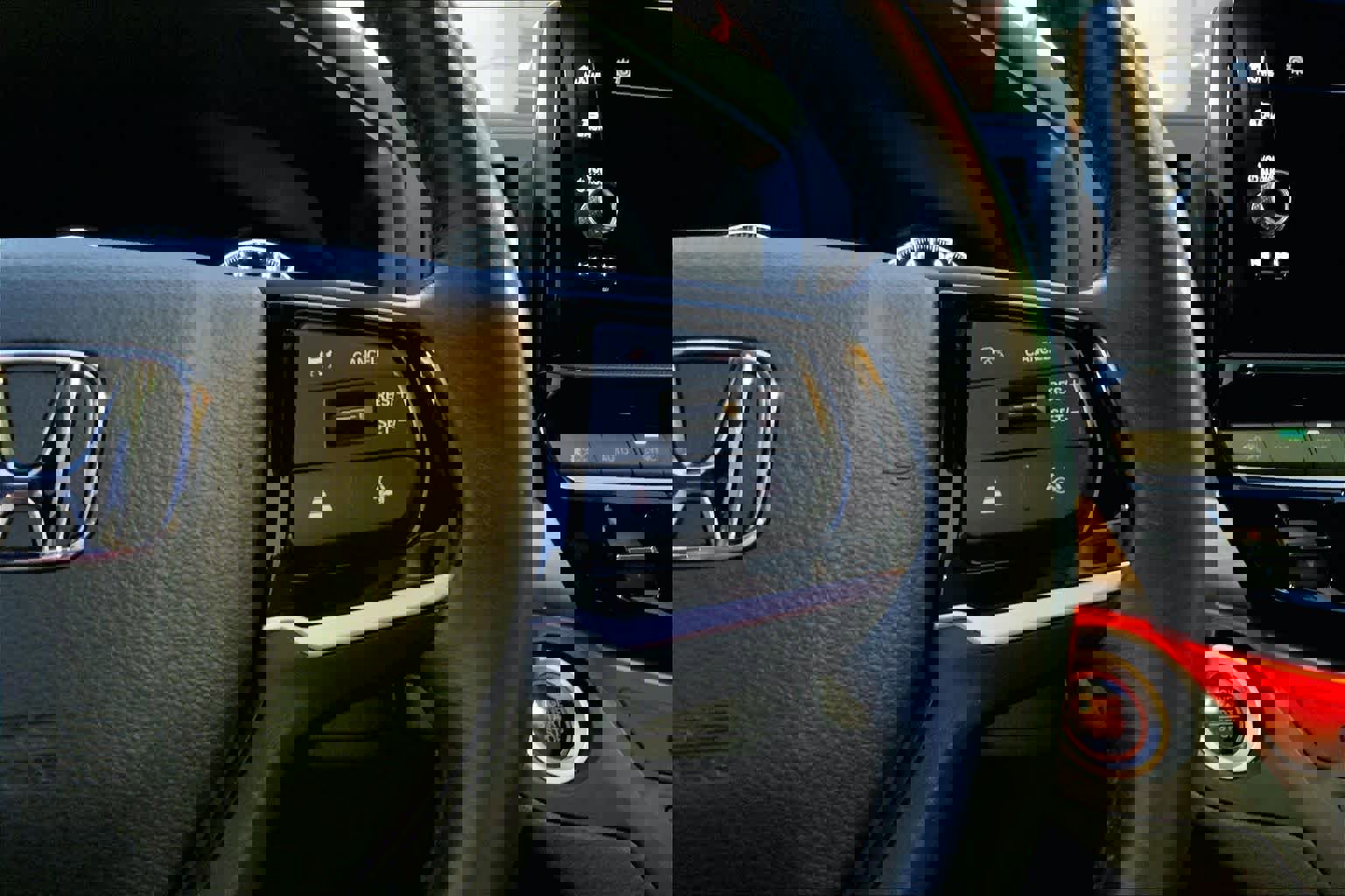 Used 2025 Honda Odyssey Sport-L image 24