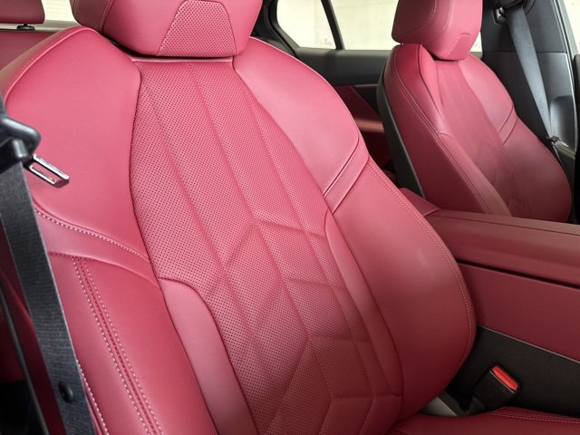 Used 2025 BMW i5 xDrive40 w/ Premium Package image 56