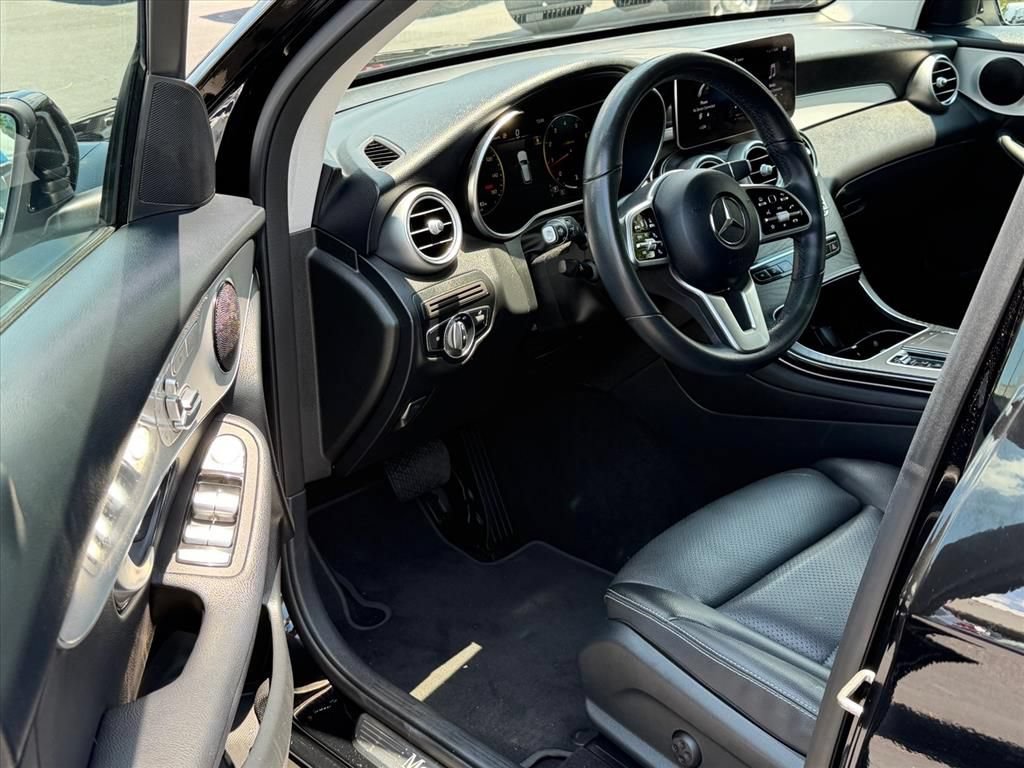 Used 2022 Mercedes-Benz GLC 300 image 10