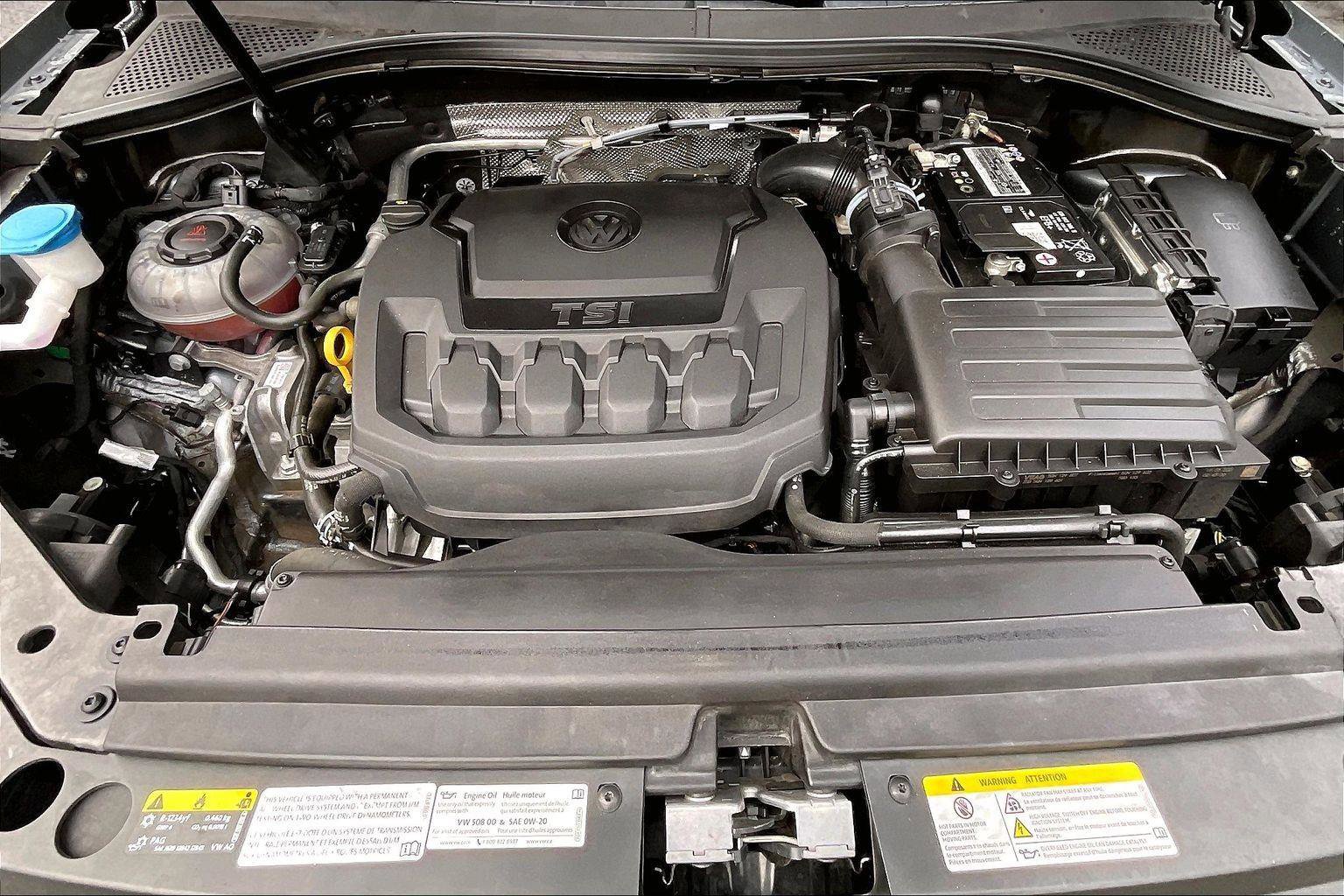 Used 2021 Volkswagen Tiguan SE w/ Panoramic Sunroof Package image 9