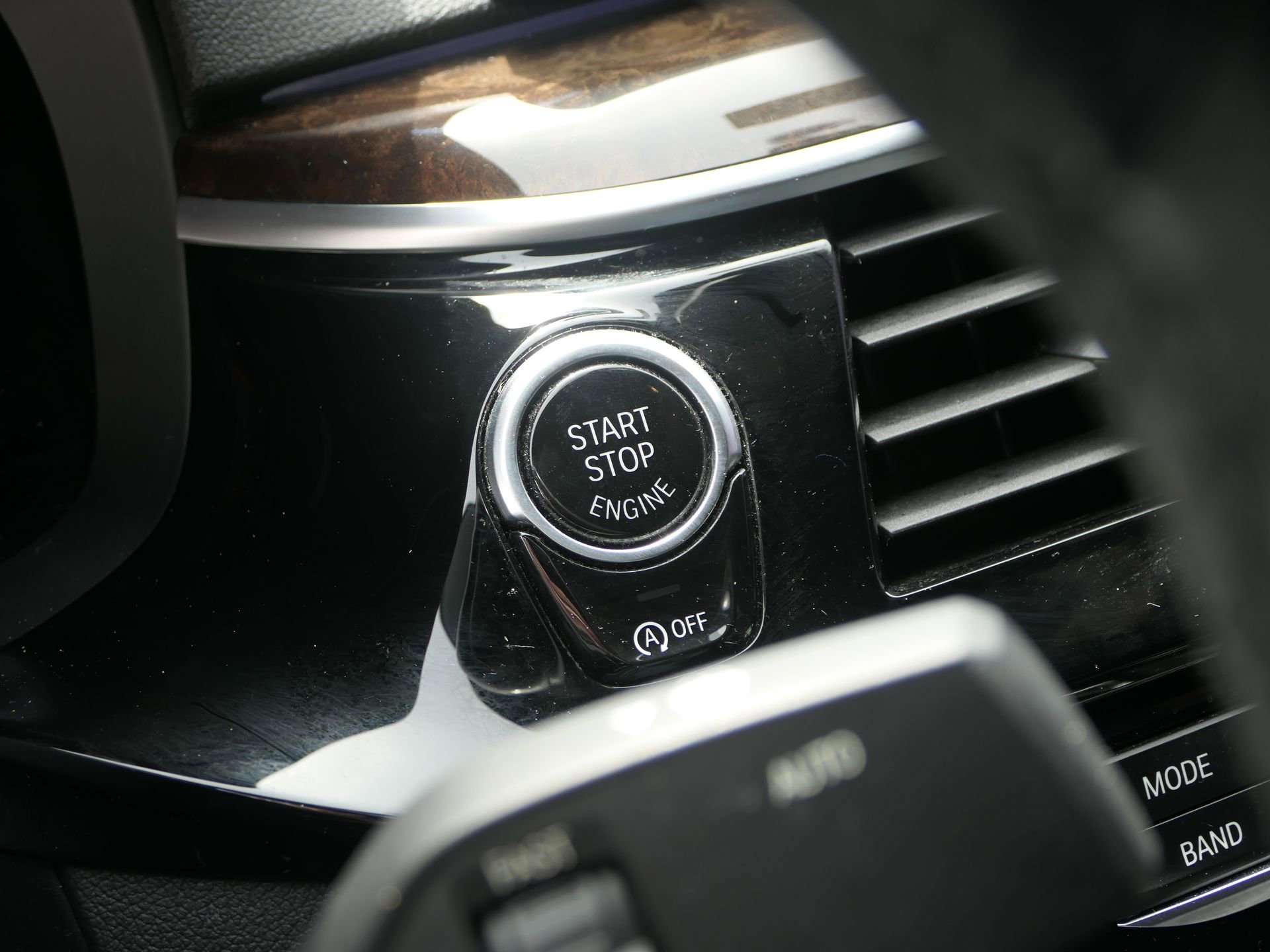 Used 2020 BMW 530i w/ Premium Package image 18