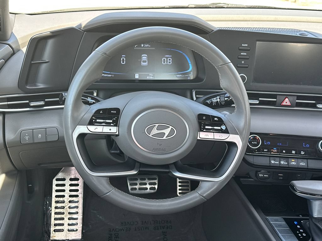 Certified 2025 Hyundai Elantra Sport FWD image 23