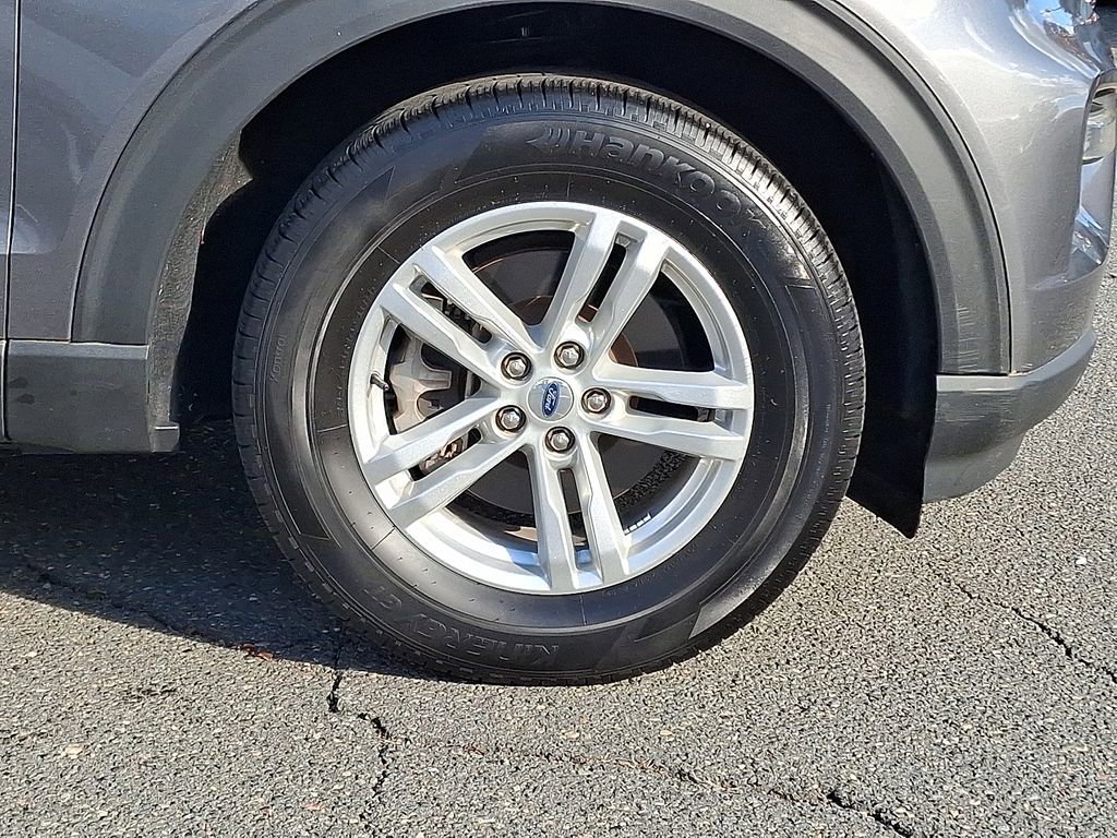 Used 2022 Ford Explorer XLT w/ Equipment Group 202A image 11