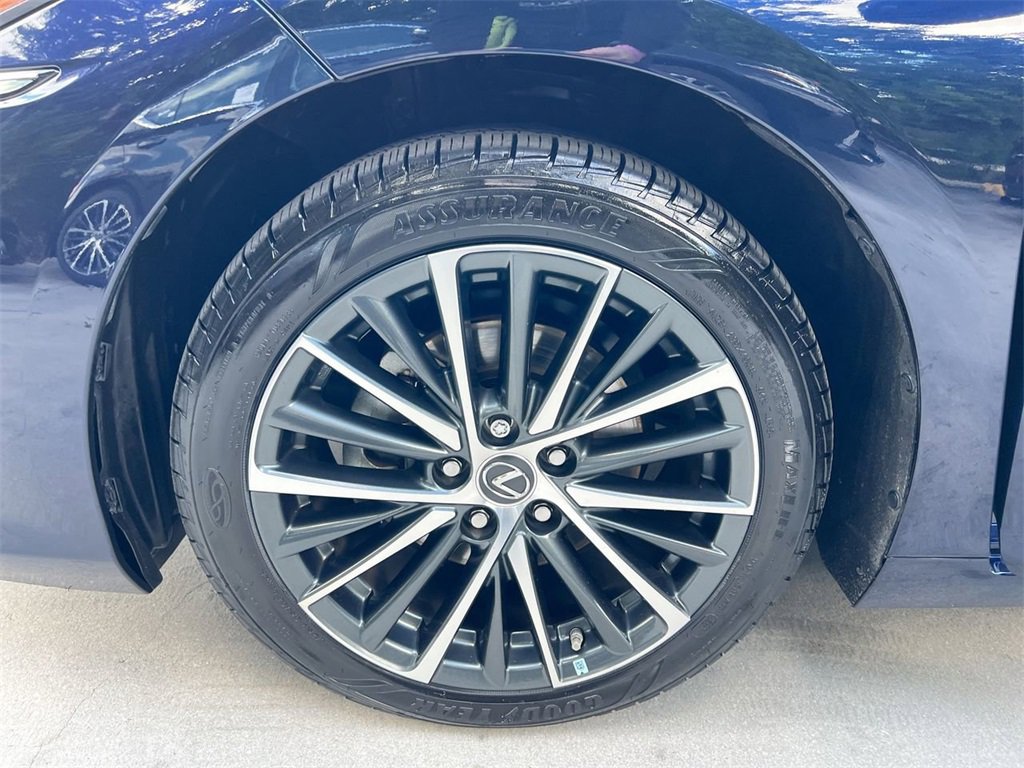 Certified 2022 Lexus ES 350 w/ Premium Package image 9