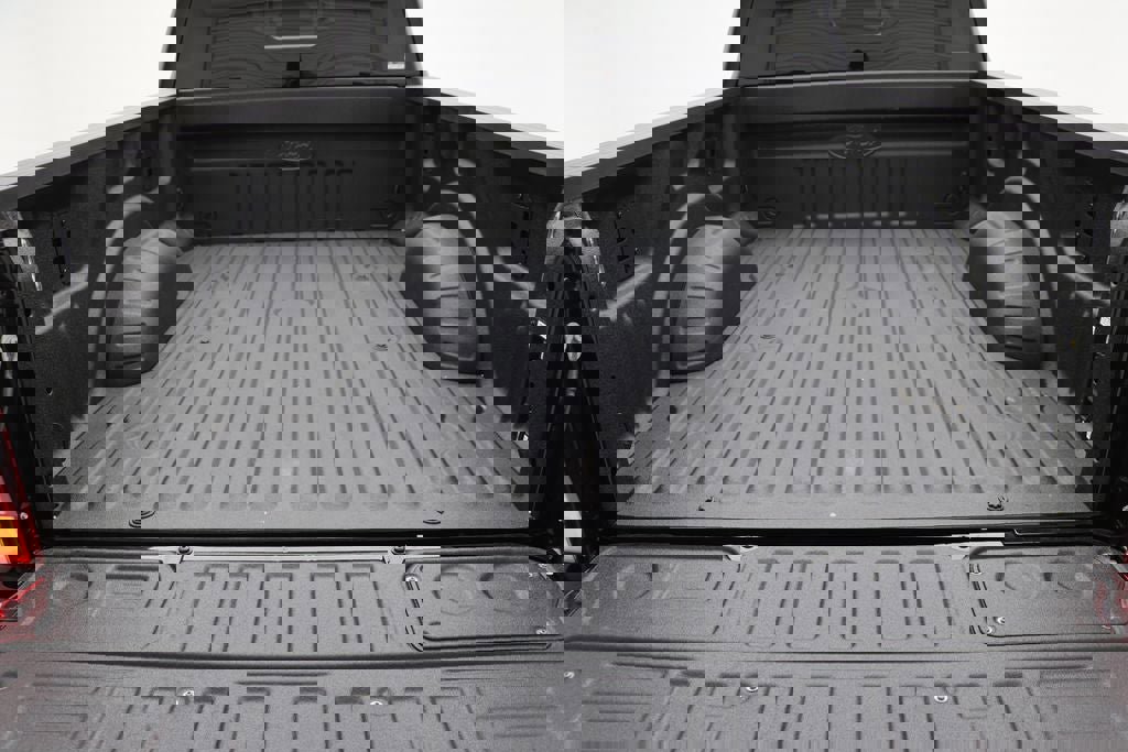 Used 2025 Ford F250 Platinum w/ Platinum Plus Package image 11