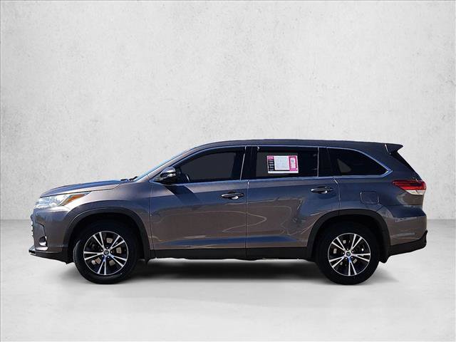 Used 2019 Toyota Highlander LE w/ Carpet Mat Package (TMS) image 9