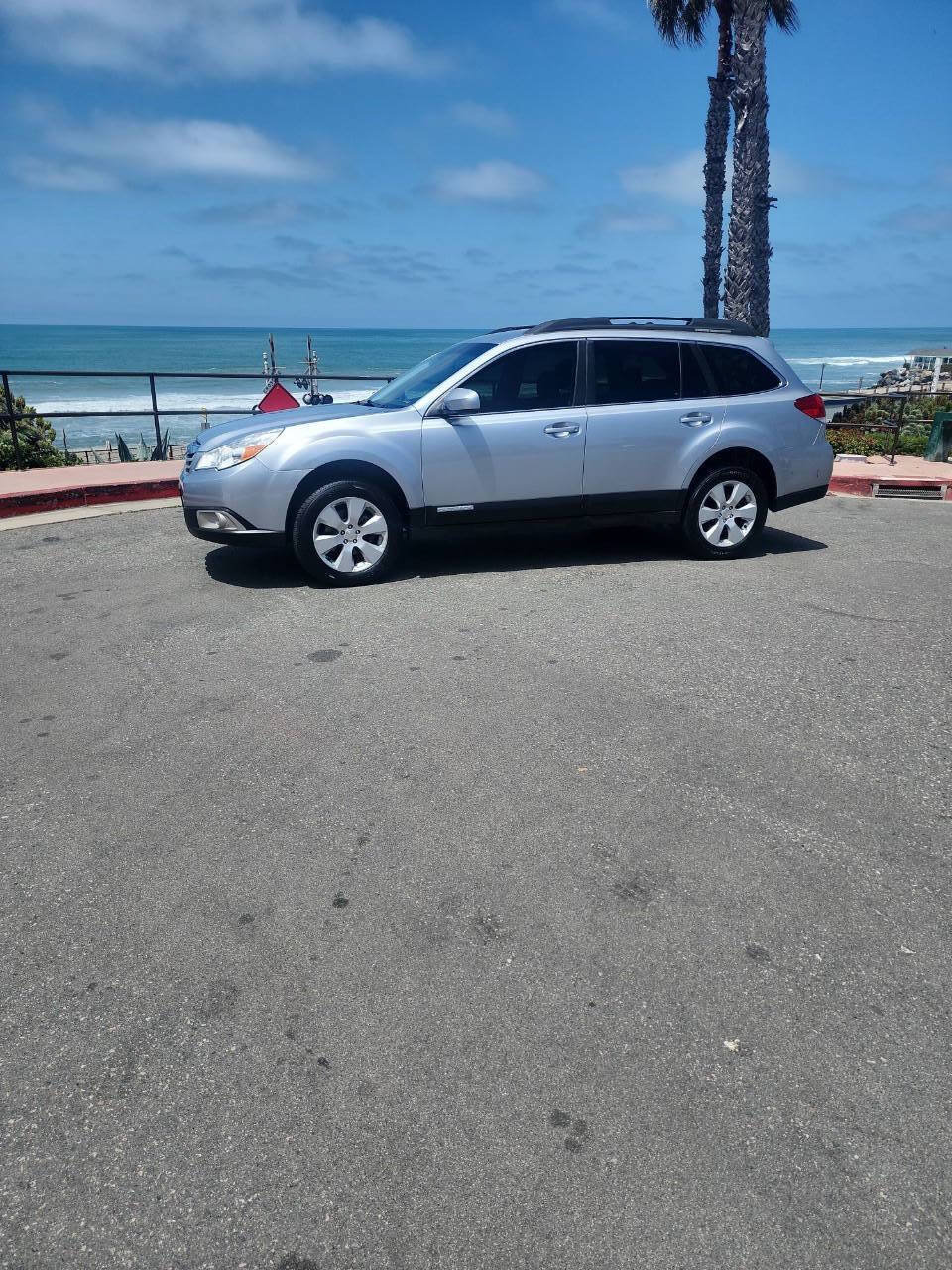 Used 2012 Subaru Outback 2.5i Premium w/ All-Weather Pkg AWD/4WD image 1