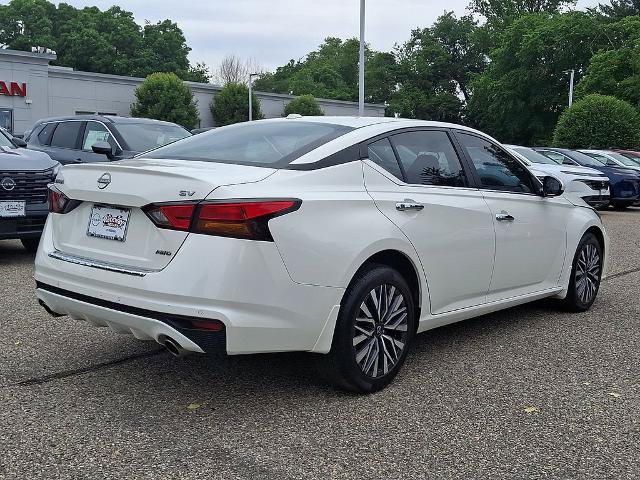 Certified 2023 Nissan Altima 2.5 SV w/ SV Premium Package AWD/4WD image 8