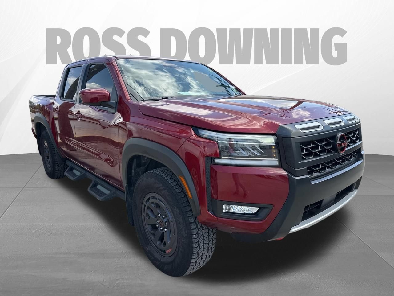 Used 2025 Nissan Frontier PRO-4X AWD/4WD image 3