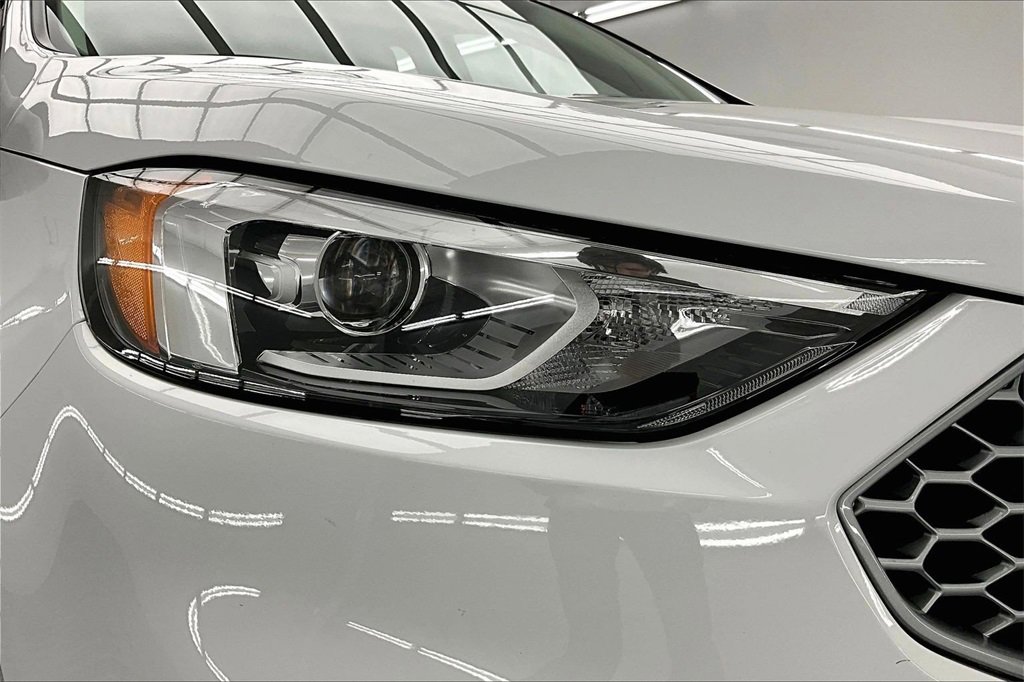 Used 2024 Ford Edge SE image 29