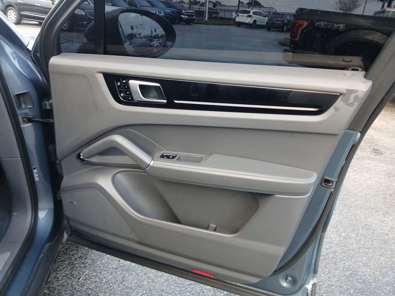 Used 2019 Porsche Cayenne image 17