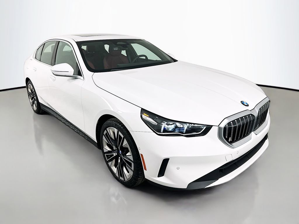 Used 2025 BMW 530i w/ Premium Package image 3