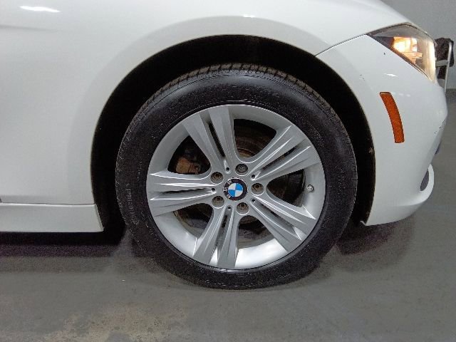 Used 2017 BMW 330i xDrive Sedan AWD/4WD image 30