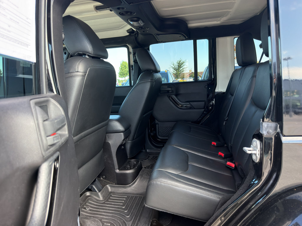 Used 2015 Jeep Wrangler Unlimited Sahara AWD/4WD image 10