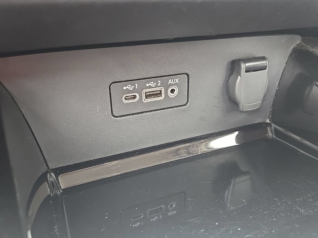 Used 2024 Nissan Altima 2.5 SV FWD image 25