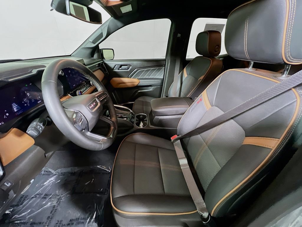 Used 2025 GMC Canyon AT4 image 18