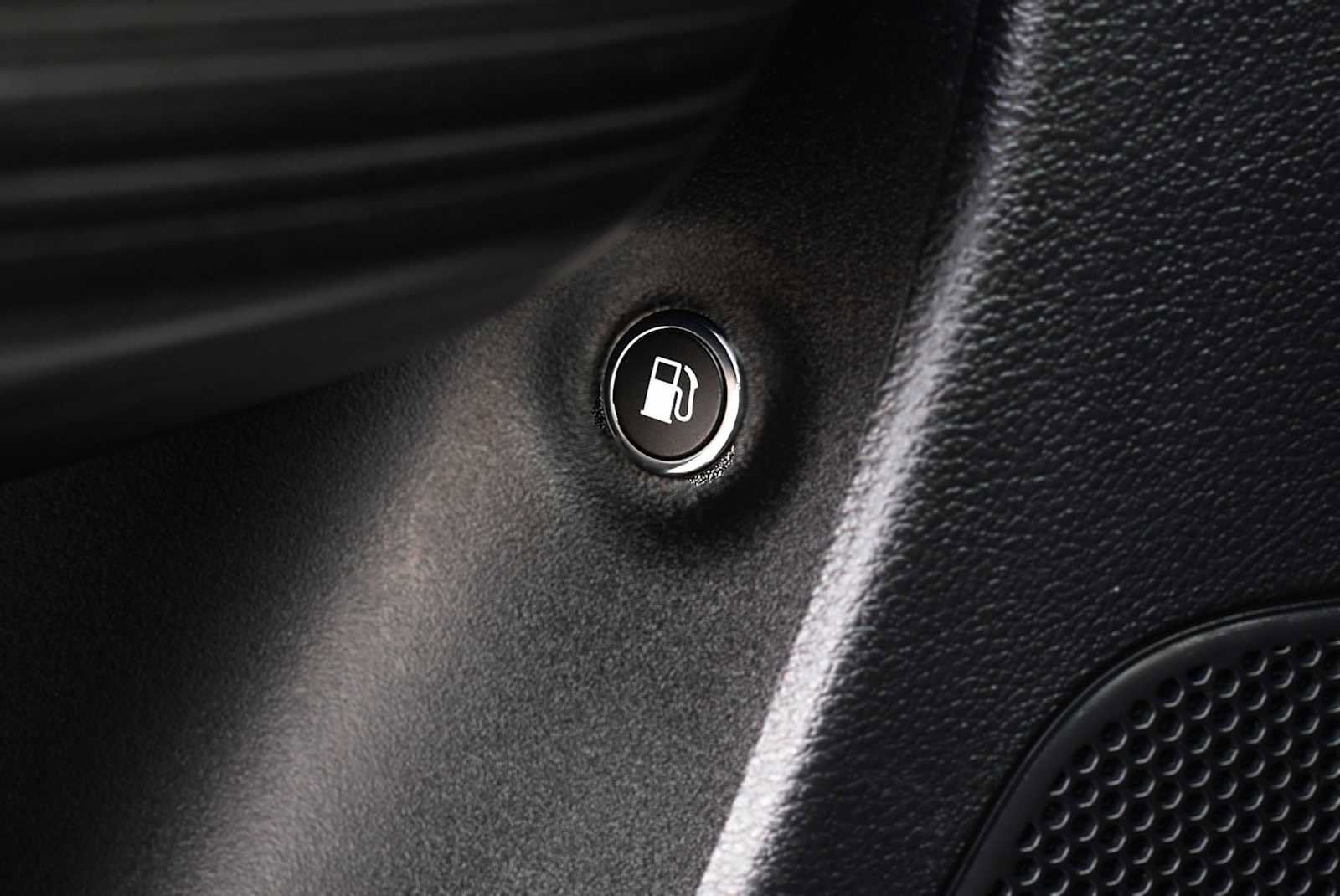 Used 2016 Jeep Cherokee Limited w/ Luxury Group image 22