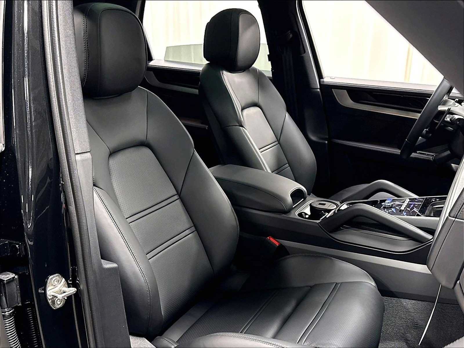 New 2026 Porsche Cayenne AWD/4WD image 29