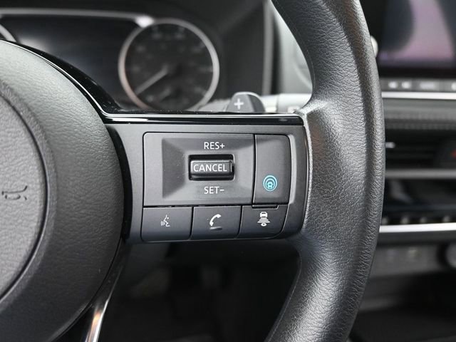 Used 2023 Nissan Rogue SV FWD image 32
