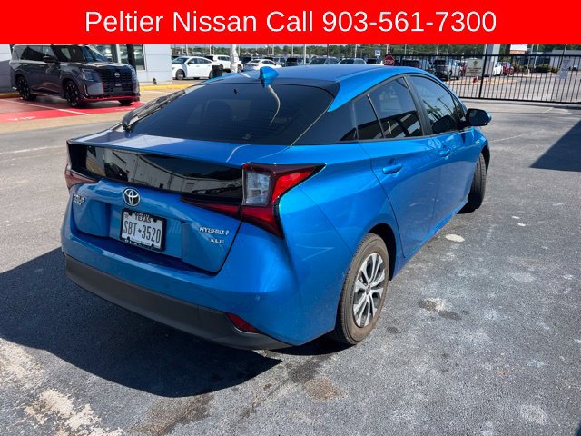 Used 2021 Toyota Prius XLE AWD/4WD image 3
