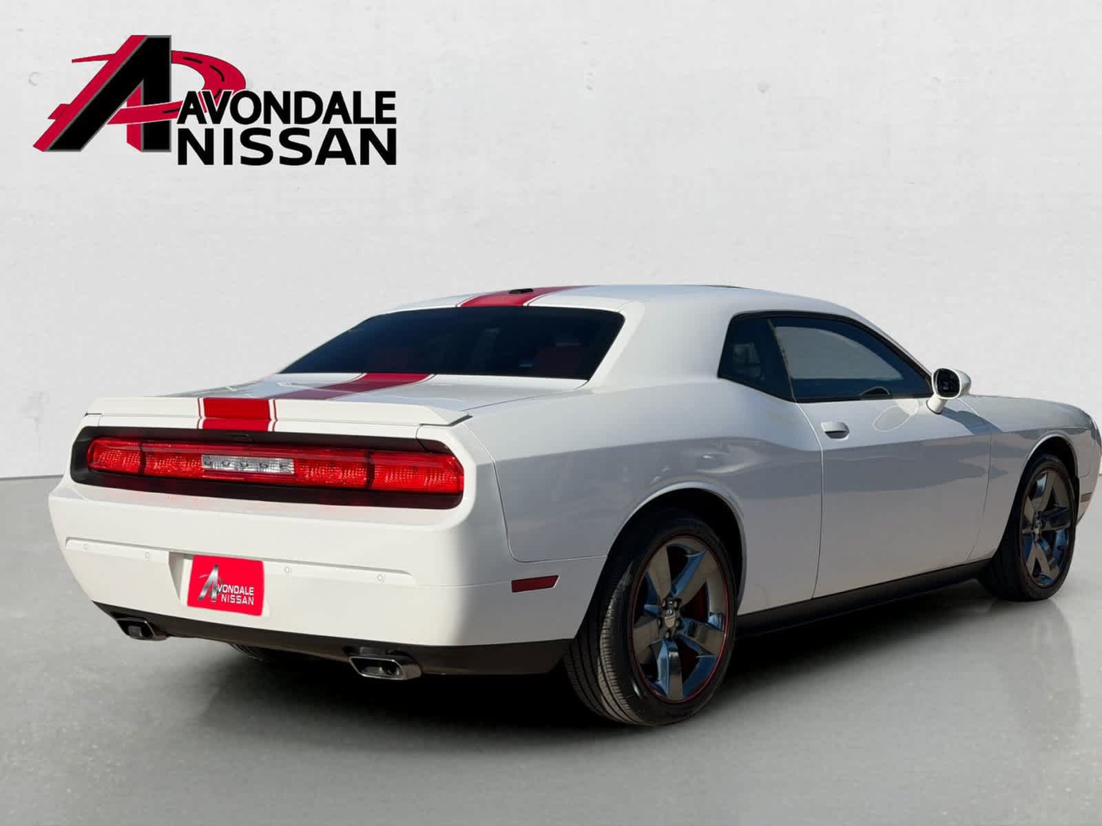 Used 2014 Dodge Challenger SXT RWD image 6