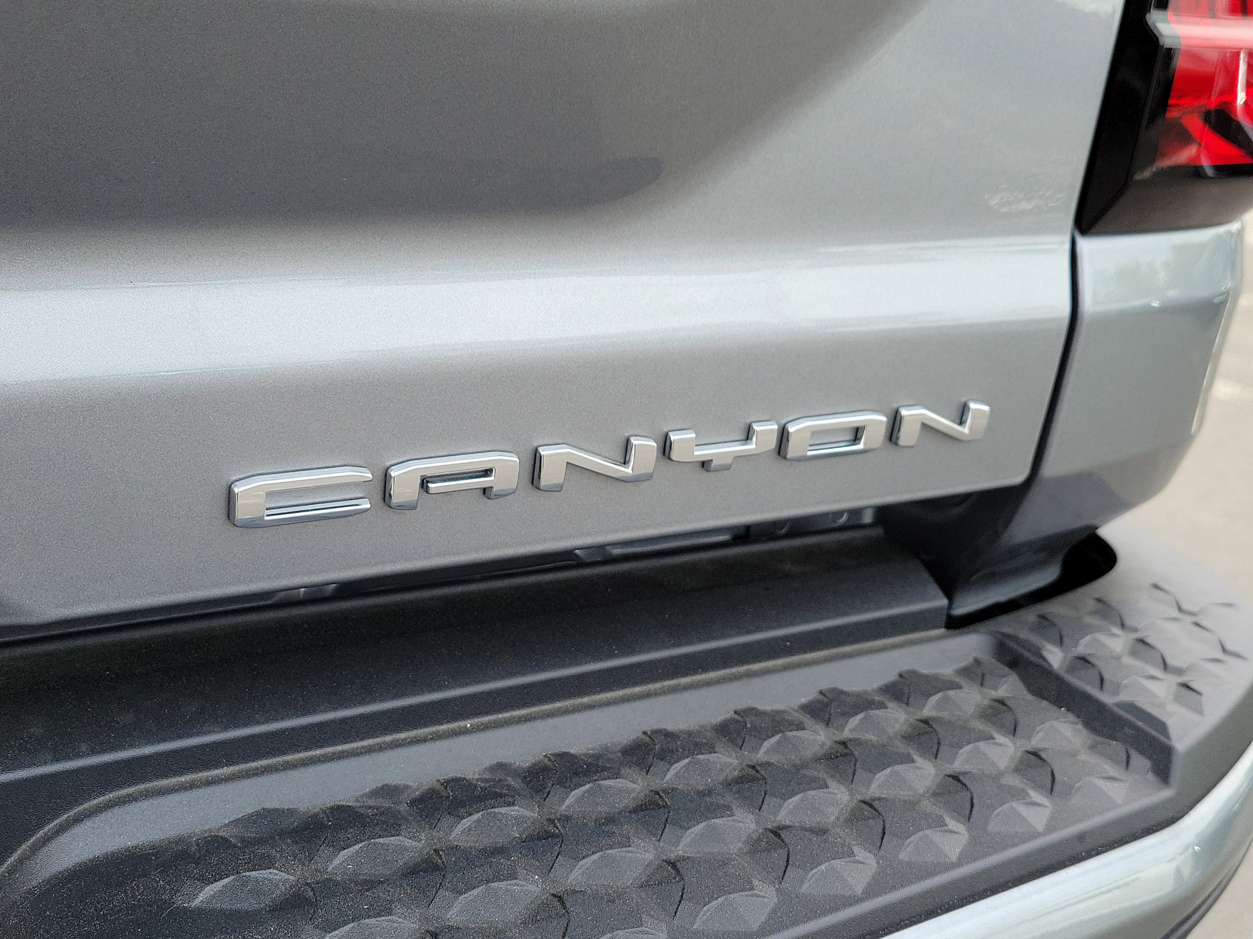 Used 2026 GMC Canyon Denali AWD/4WD image 6