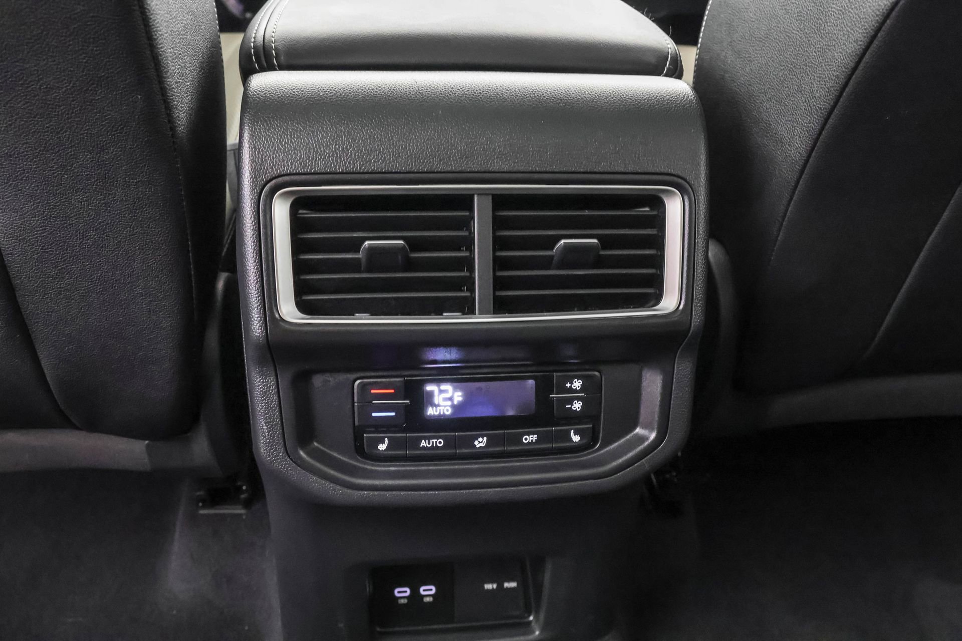 Used 2025 Volkswagen Atlas SEL image 36