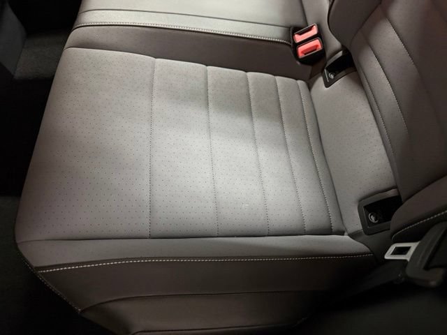Used 2025 Volkswagen Jetta SE FWD image 17