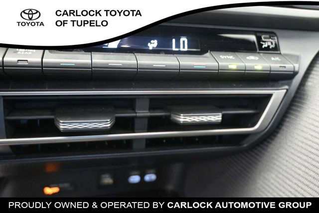 Used 2025 Toyota Camry SE w/ Convenience Package FWD image 13