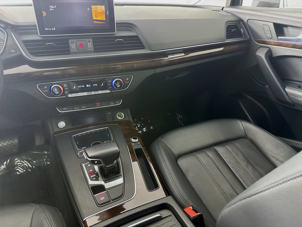 Used 2020 Audi Q5 2.0T Premium Plus w/ Premium Plus Package AWD/4WD image 29