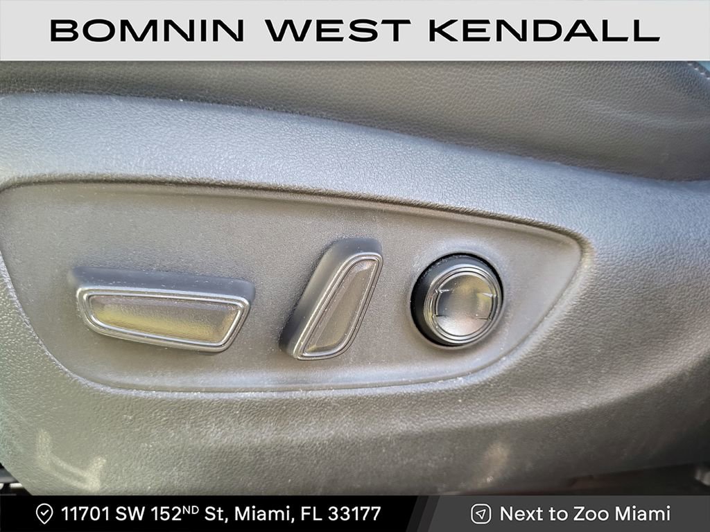 Used 2023 Toyota Highlander Limited image 13