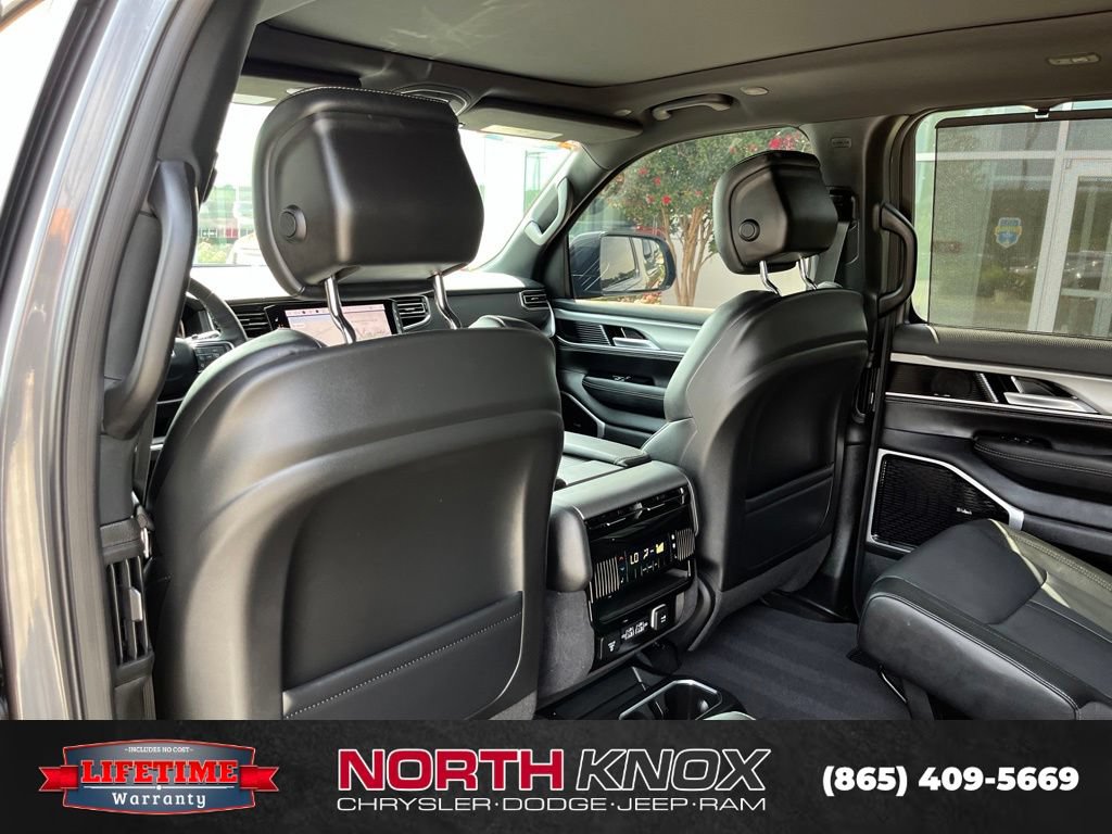 New 2026 Jeep Grand Wagoneer Limited AWD/4WD image 16