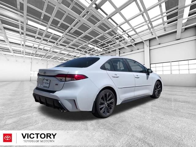 Used 2024 Toyota Corolla SE w/ SE Convenience Package image 3