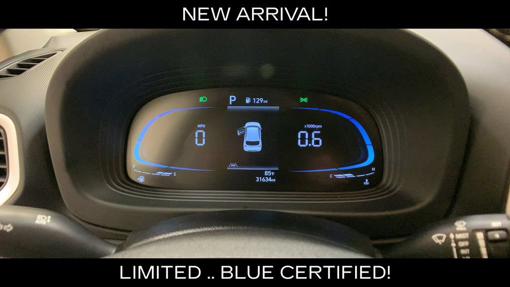 Used 2024 Hyundai Venue Limited FWD image 28