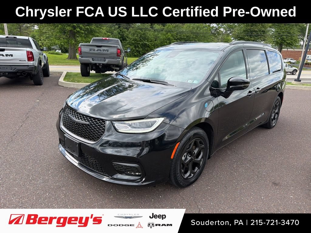 Used 2024 Chrysler Pacifica Premium FWD image 1