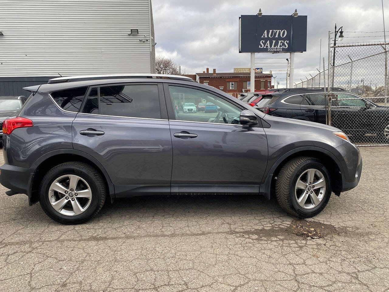 Used 2015 Toyota RAV4 XLE image 7