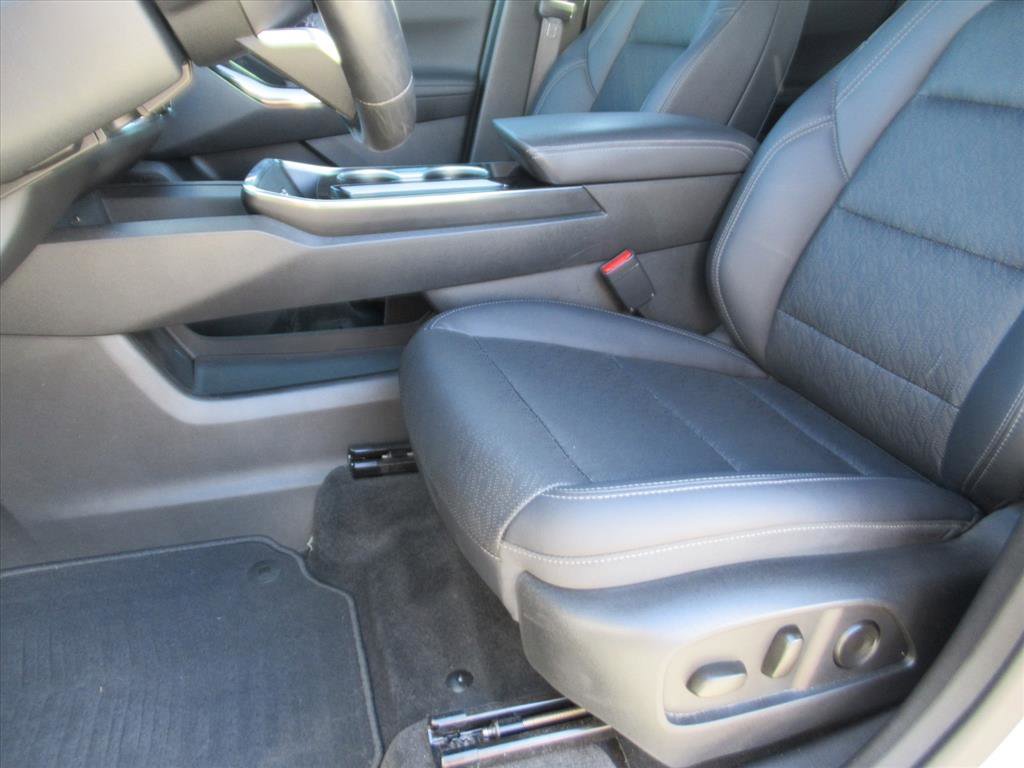 Used 2025 Chevrolet Equinox LT w/ Convenience Package II image 15