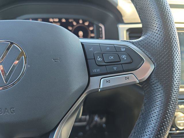 Used 2022 Volkswagen Atlas Cross Sport SEL R-Line AWD/4WD image 21