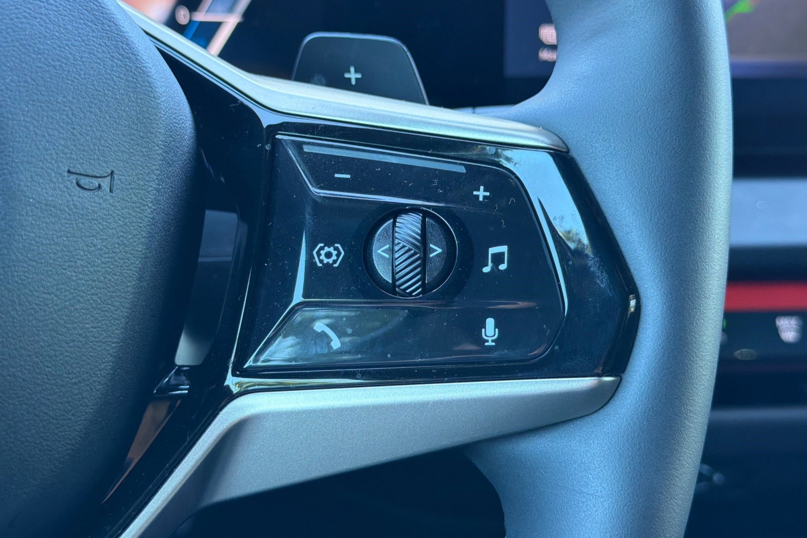 Used 2025 BMW X3 xDrive30i w/ Convenience Package image 30