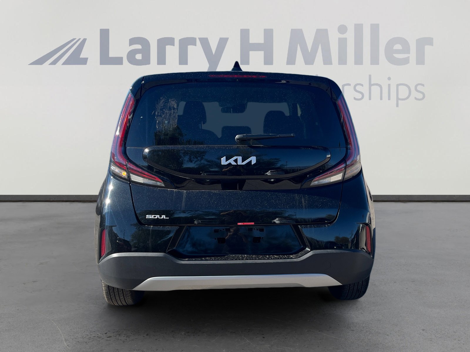 Used 2025 Kia Soul LX image 4