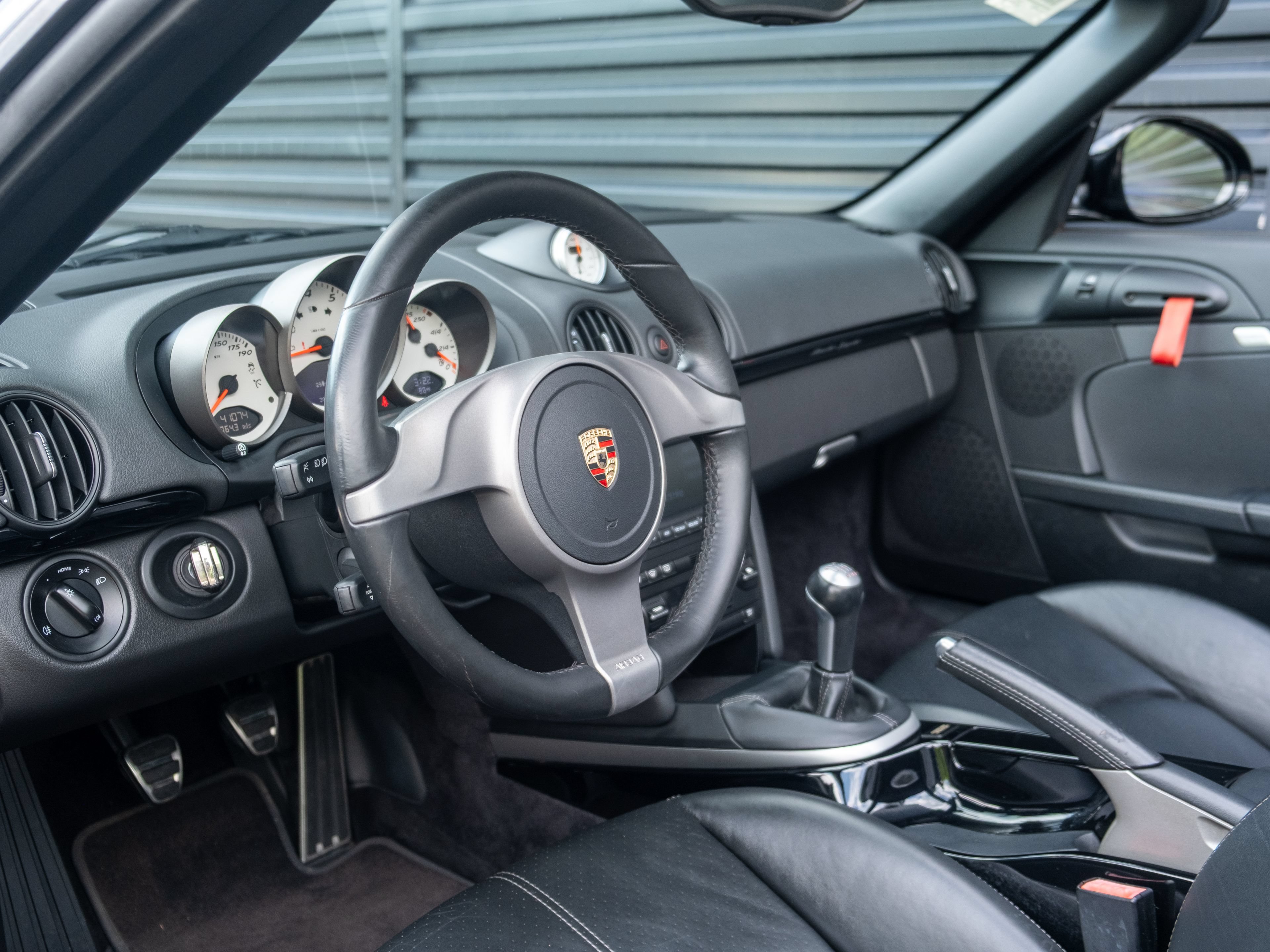 Used 2011 Porsche Boxster Spyder RWD image 4